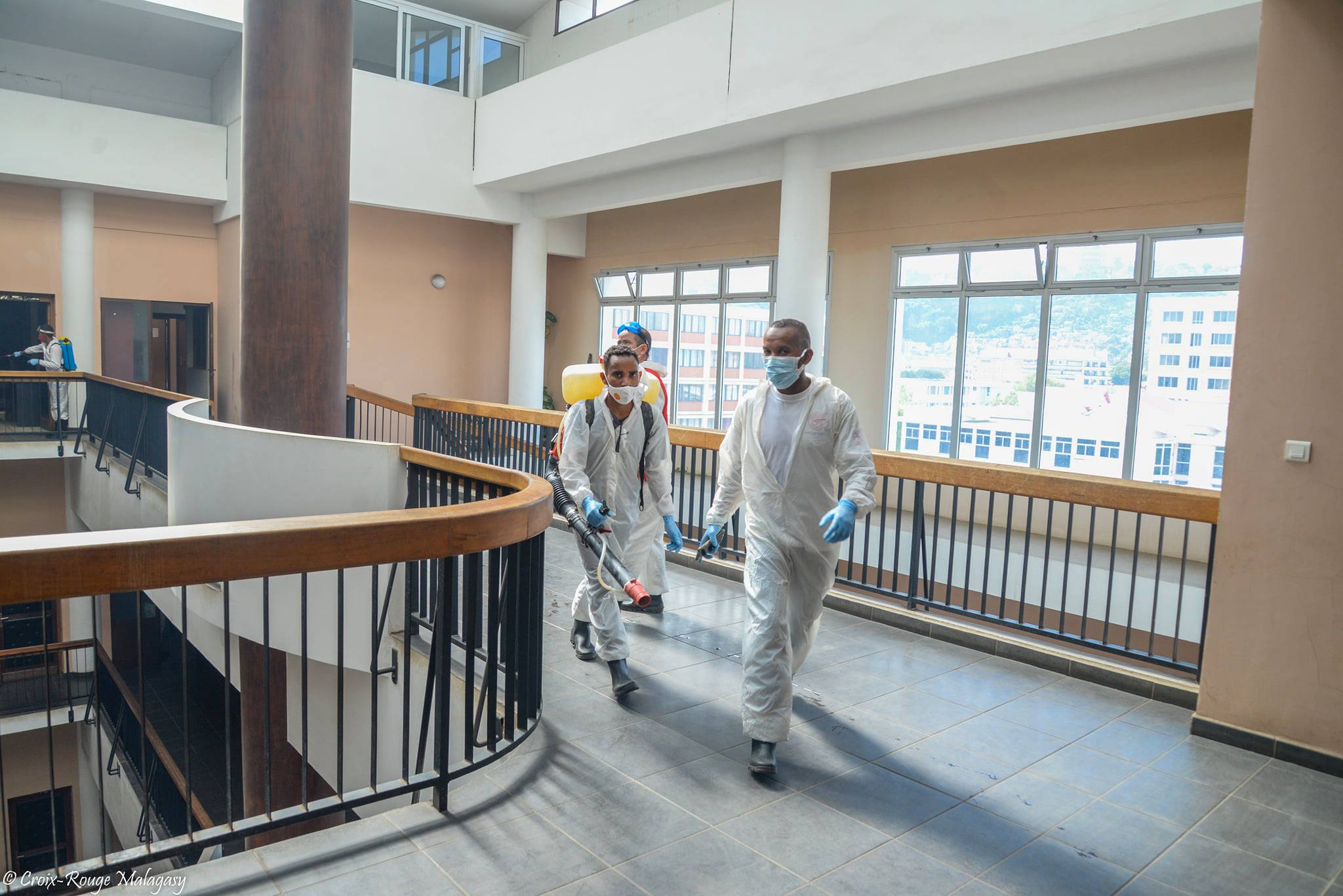 Désinfection du 𝐌𝐢𝐧𝐢𝐬𝐭𝐞̀𝐫𝐞𝐬 𝐝𝐞 𝐆𝐚𝐫𝐝𝐞𝐬 𝐝𝐞𝐬 𝐒𝐜𝐞𝐚𝐮𝐱 𝐞𝐭 𝐝𝐞 𝐥𝐚 𝐉𝐮𝐬𝐭𝐢𝐜𝐞